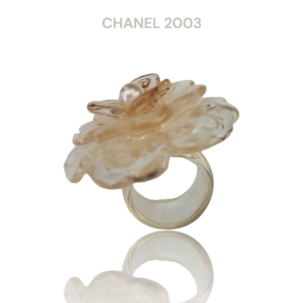 Vintage CHANEL 2003 Camellia Flower Pearl Accent Resin Ring Cream Color Size 7